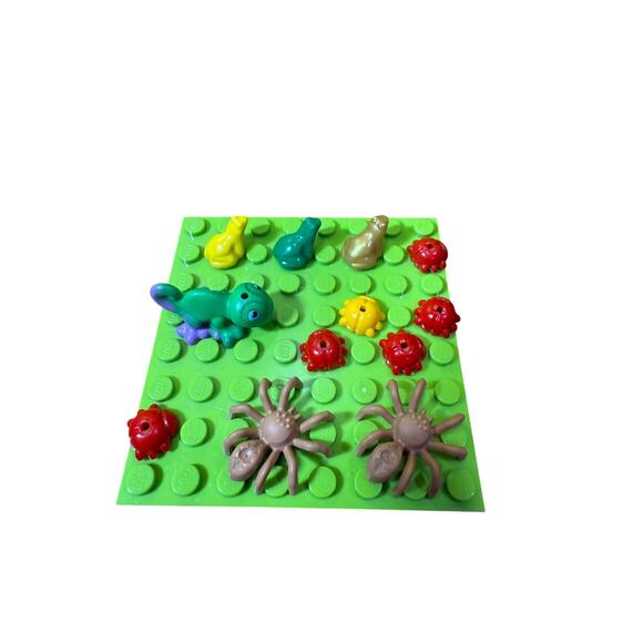 LEGO Friends Minifigures bugs critters Chameleon Spiders Ladybugs bundle - Picture 3 of 4